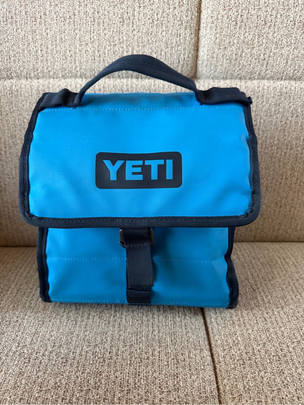 YETI DayTrip Lunch Cooler Bag Big Wave Blue